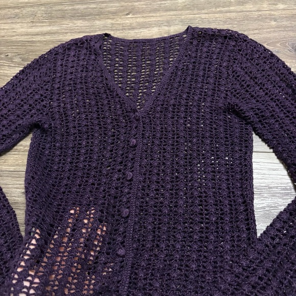 90s does 70s Vintage Open Knit Crochet Button Cardigan (Eggplant Purple) Medium - Picture 2 of 5